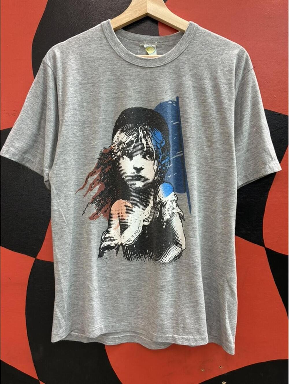 vintage Les Miserables muscial graphic tee 21x26